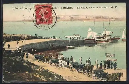 AK Dinard, La Cale avec vue sur St-Malo et chevaux avec calèches