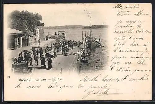 AK Dinard, La Cale avec bateaux et passants animés