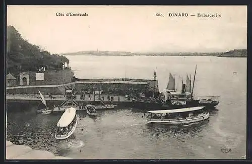 AK Dinard, Embarcadère avec bateaux sur la Côte d`Émeraude