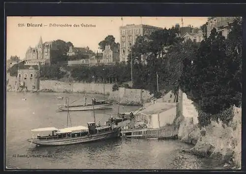 AK Dinard, Débarcadère des Vedettes et vue sur les bâtiments côtiers