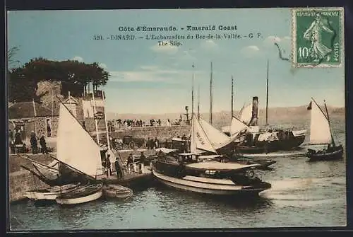 AK Dinard, L`Embarcadère du Bec-de-la-Vallée avec bateaux à voile