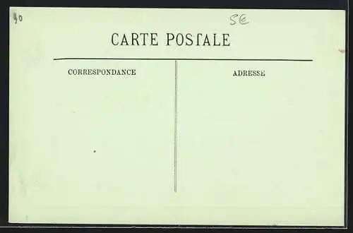 AK Dinard, La cale du Bec de la Vallée avec bateaux et hôtel en arrière-plan