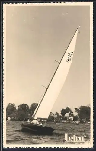 Foto-AK Segelboot mit Nr. 22 /05 bei der Regatta