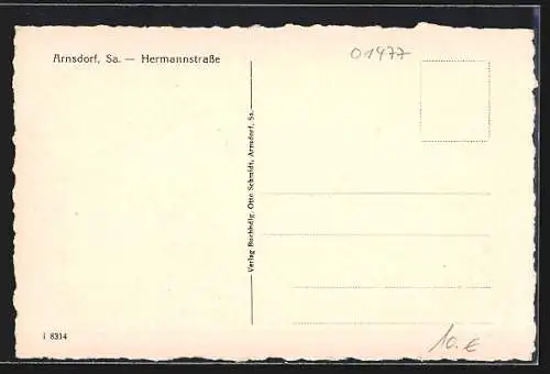 AK Arnsdorf / Sachsen, Hermannstrasse und Gebäude der Allgemeinen Ortskrankenkasse
