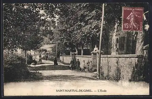 AK Saint-Martial-de-Gimel, L`École et la route bordée d`arbres