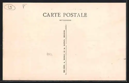 AK Meymac, Place de l`Église avec arbre central et bâtiments environnants