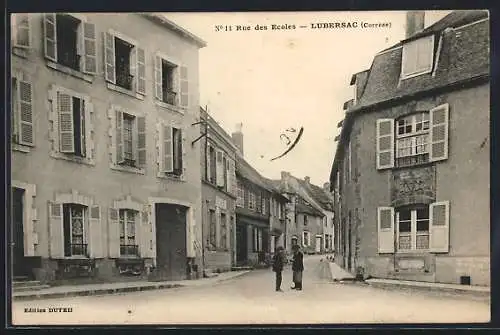 AK Lubersac, Rue des Écoles avec passants