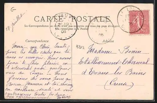 AK Le Lonzac, Place de la Poste avec calèche et bâtiments historiques