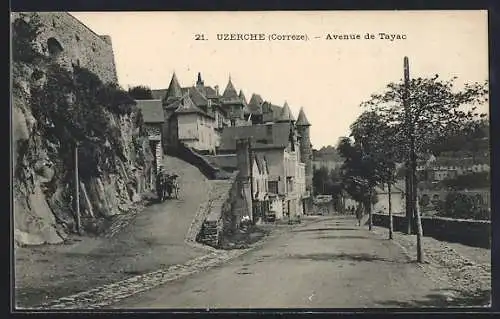 AK Uzerche, Avenue de Tayac et maisons historiques sur la colline