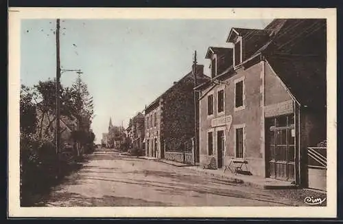 AK Lapleau, Vue de la rue principale et des maisons à Les Pradelles