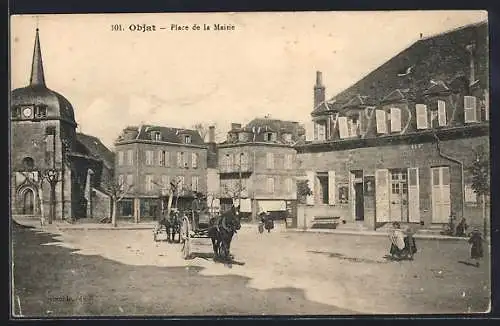 AK Objat, Place de la Mairie avec église et calèche