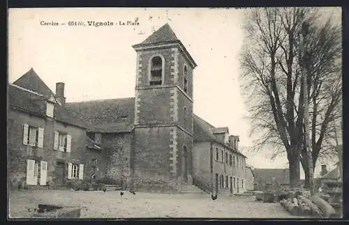 AK Vignols, La Place avec l`église et les arbres adjacents