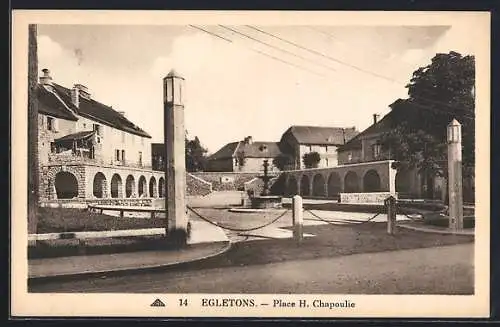 AK Égletons, Place H. Chapoulie et ses arcades élégantes