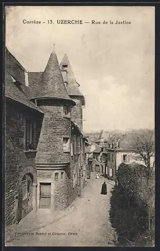 AK Uzerche, Rue de la Justice avec bâtiments historiques en pierre