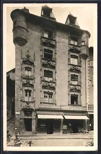 AK Tulle, Vieille Maison Renaissance avec librairie Le Puy