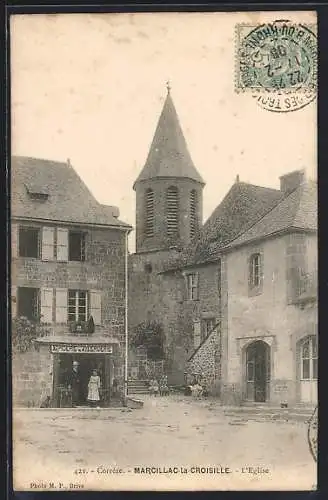 AK Marcillac-la-Croisille, L`Église et la place du village