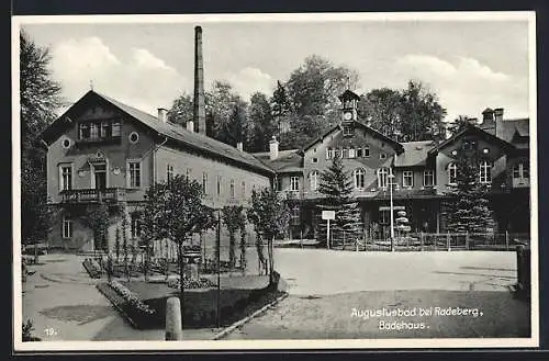 AK Radeberg, Augustusbad, Badehaus und Garten