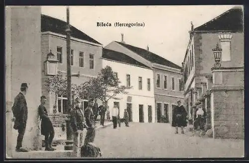 AK Bileca, Soldaten auf einer Strasse