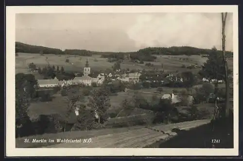 AK St. Martin im Waldviertel, Ortsansicht mit Feldern von einer Landstrasse aus