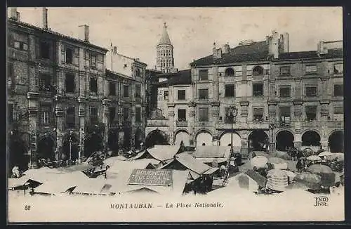 AK Montauban, La Place Nationale avec marché animé et architecture historique