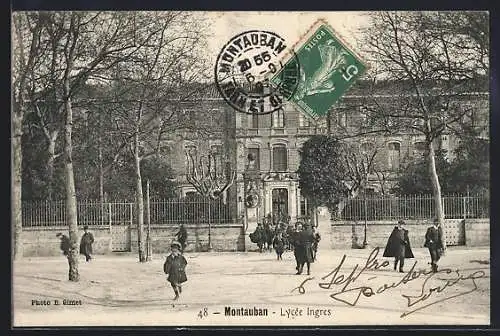 AK Montauban, Lycée Ingres en hiver avec élèves devant l`entrée