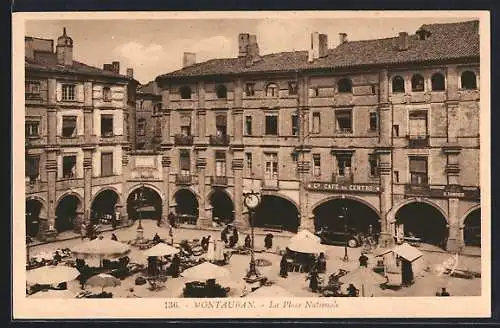 AK Montauban, La Place Nationale avec marché et arcades historiques