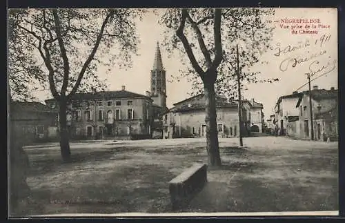 AK Nègrepelisse, Vue prise de la Place du Château