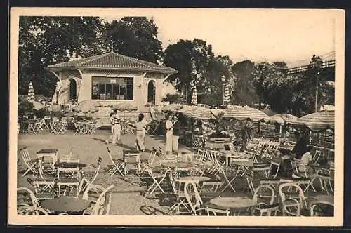 AK Moissac, Station Uvale L`Uvarium avec terrasse et parasols