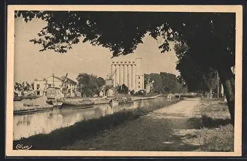 AK Moissac, Le Port du Canal et le Silo