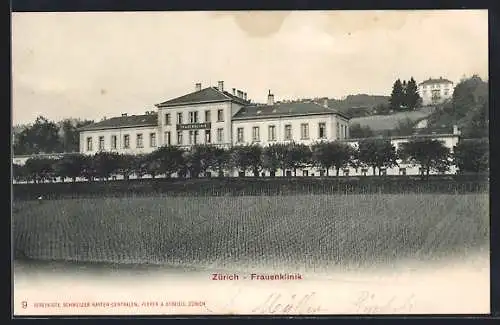 AK Zürich, Frauenklinik, von einem Feld aus gesehen