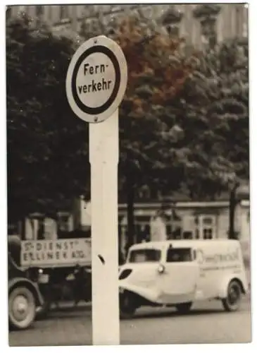 Fotografie Sedlar, Ansicht Wien, Auto Tempo Dreirad auf einer Fernverkehrsstrasse 1939