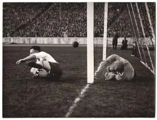 Fotografie Atlantic, Ansicht Berlin, Olympiastadion, HSV vs. Blau-Weiss, Vorrunde Deutsche Fussball-Meisterschaft 1939