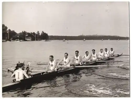 Fotografie Atlantic, Ansicht Berlin-Grünau, Ruderregatta auf der Olympiabahn, Achter Ruderboot Länderkampf gegen Ungarn