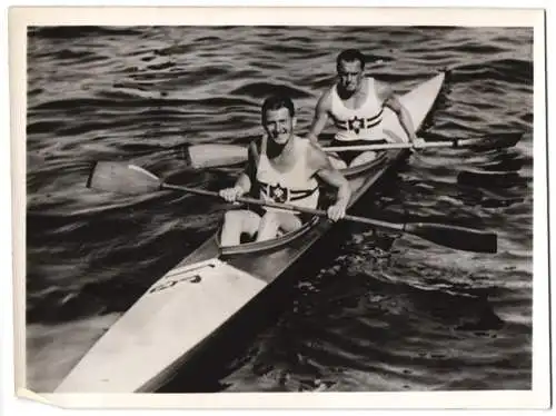 Fotografie Atlanltic, Ansicht Vaxholm / Schweden, Kanu-Weltmeisterschaften 1938, Deutsches Zweier-Kajak siegt