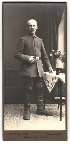 Fotografie Carl Wohlgemuth, Wolfenbüttel, Soldat in Feldgrau Uniform