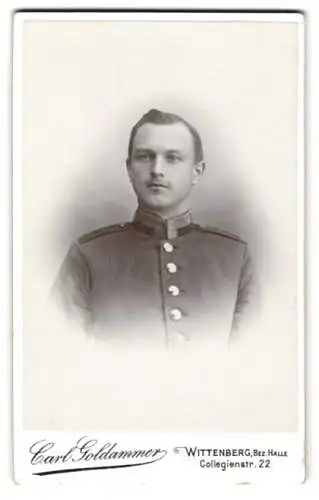 Fotografie Carl Goldammer, Wittenberg, Vizefeldwebel in Uniform Feldartillerie Regiment 74