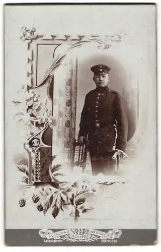 Fotografie A. Dietrich, Glauchau, sächsicher Soldat in Uniform Rgt. 133, im Passepartout