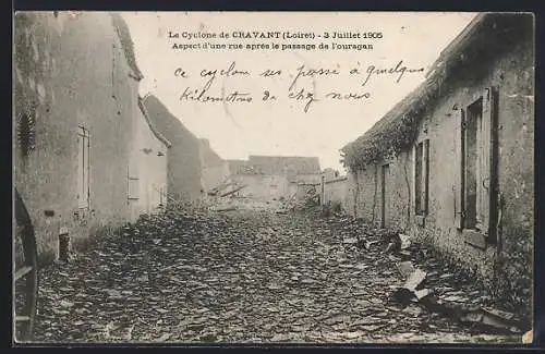 AK Cravant, Cyclone 3 Juillet 1905, Aspect d`une rue apres le passage de l`ouragan