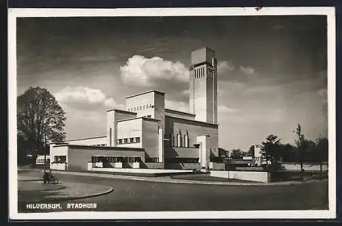 AK Hilversum, Stadhuis