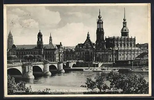 AK Dresden, Friedrich August-Brücke, Ständehaus, Schloss u. Hofkirche