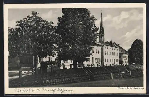 AK Neumarkt b. Salzburg, Ortspartie mit Strasse