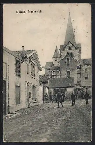 AK Selles, Strassenpartie mit Soldaten