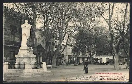 AK Banyuls, La Place avec monument et arbres