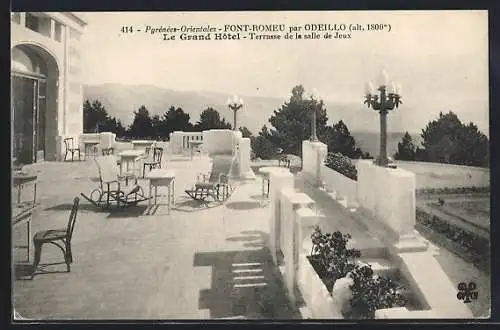 AK Font-Romeu, Terrasse du Grand Hôtel avec vue sur les montagnes