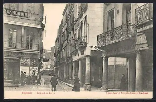 AK Perpignan, Rue de la Barre avec passants et boutiques animées