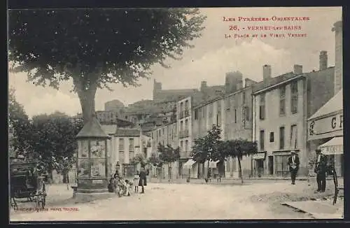 AK Vernet-les-Bains, La Place et le Vieux Vernet