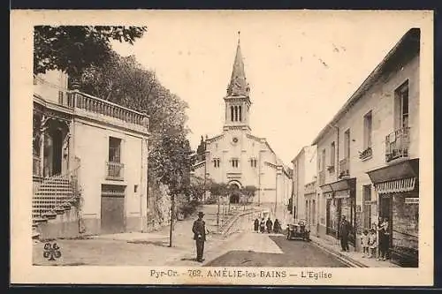 AK Amélie-les-Bains, L`église et rue animée avec passants et voitures