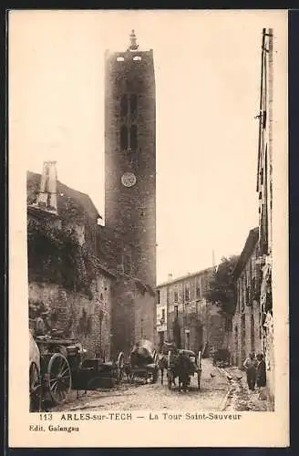 AK Arles-sur-Tech, La Tour Saint-Sauveur et rue animée avec charrettes et passants