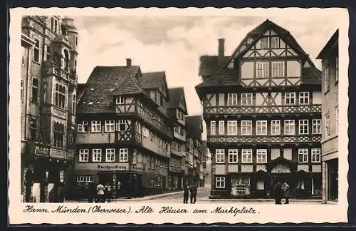 AK Hann. Münden /Oberweser, Alte Häuser am Marktplatz