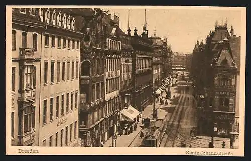 AK Dresden, König-Johann-Strasse am Altmarkt aus der Vogelschau, mit Strassenbahn